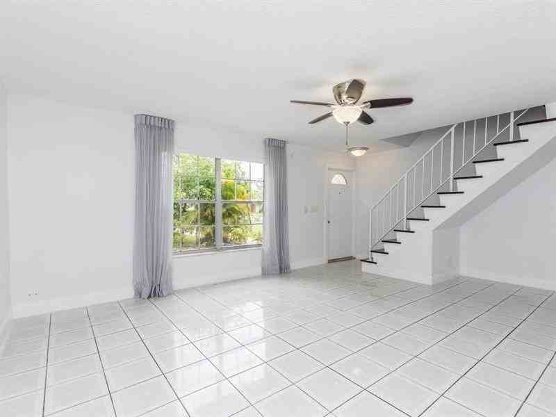7918 Kimberly Blvd - Photo 2 of 9