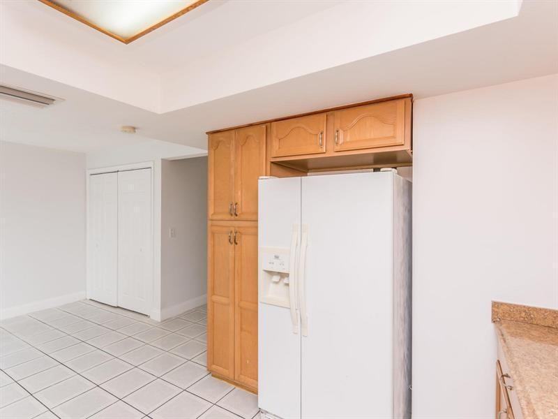 7918 Kimberly Blvd - Photo 5 of 9