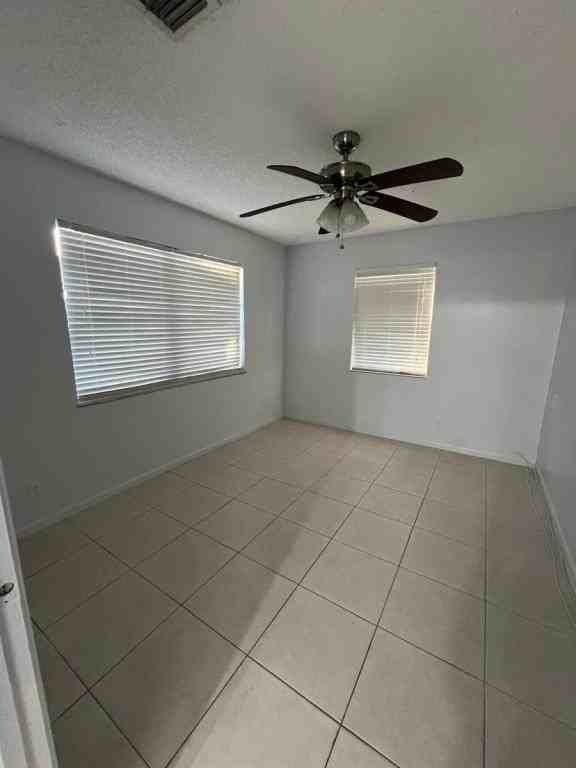3223 Sw 1st St ##0 - Photo 6 of 7