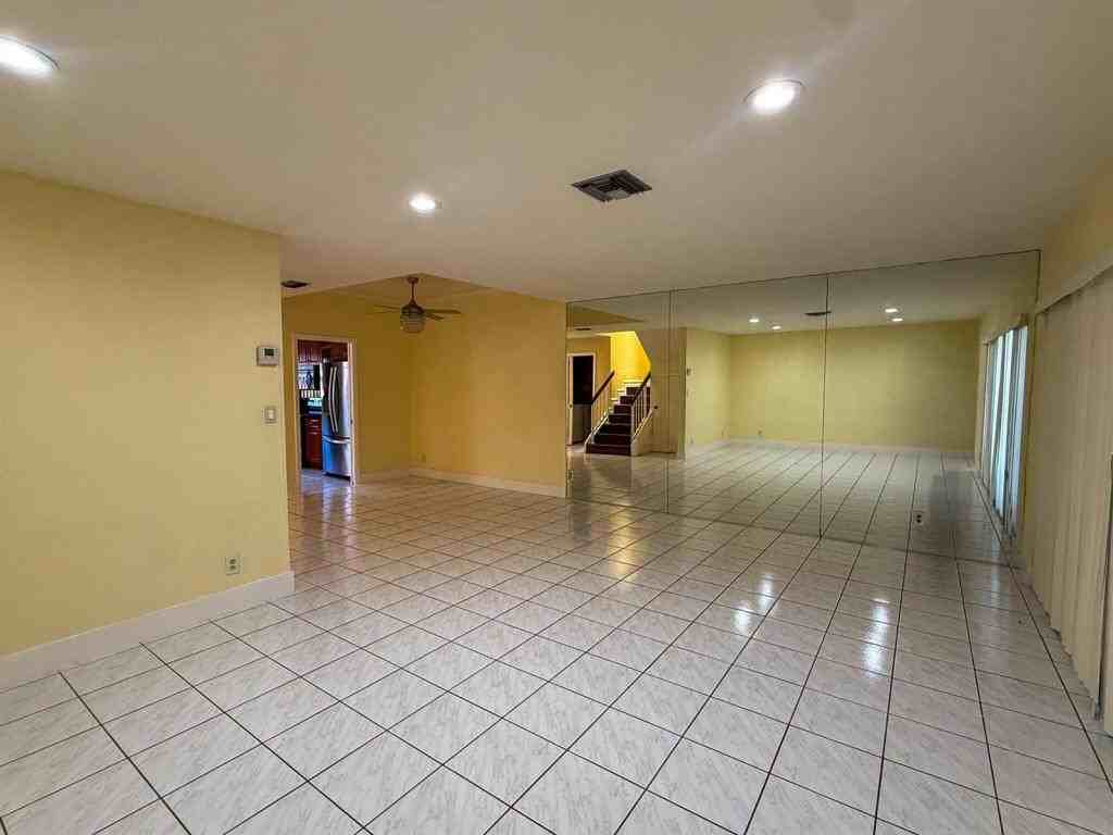 4567 Nw 90th Ave ##0 - Photo 3 of 10