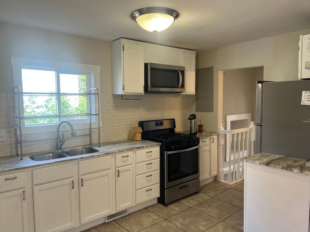 3825 Jackson St Ne - Photo 6 of 9