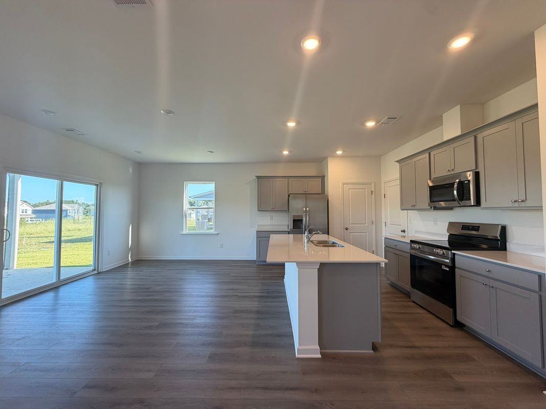 106 Cloverdale Dr - Photo 2 of 19