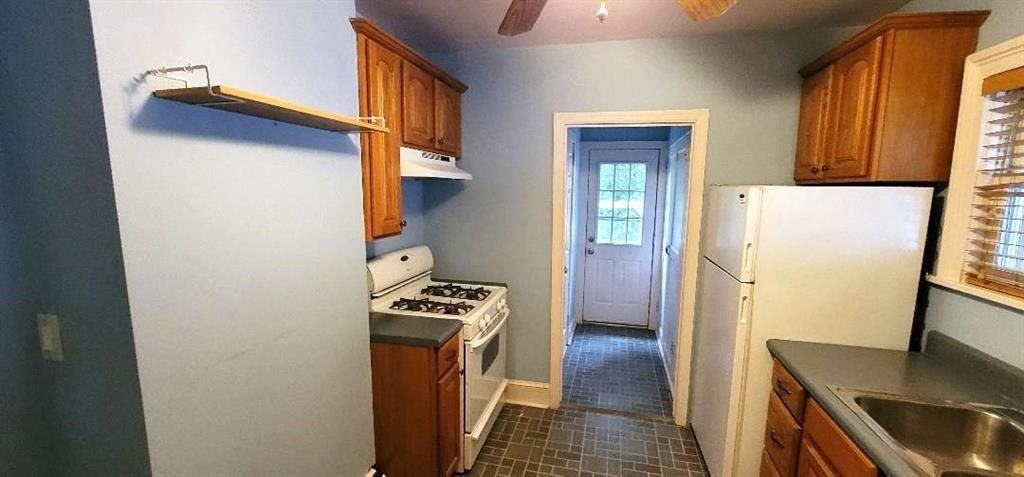 95 Grand Ave - Photo 7 of 11