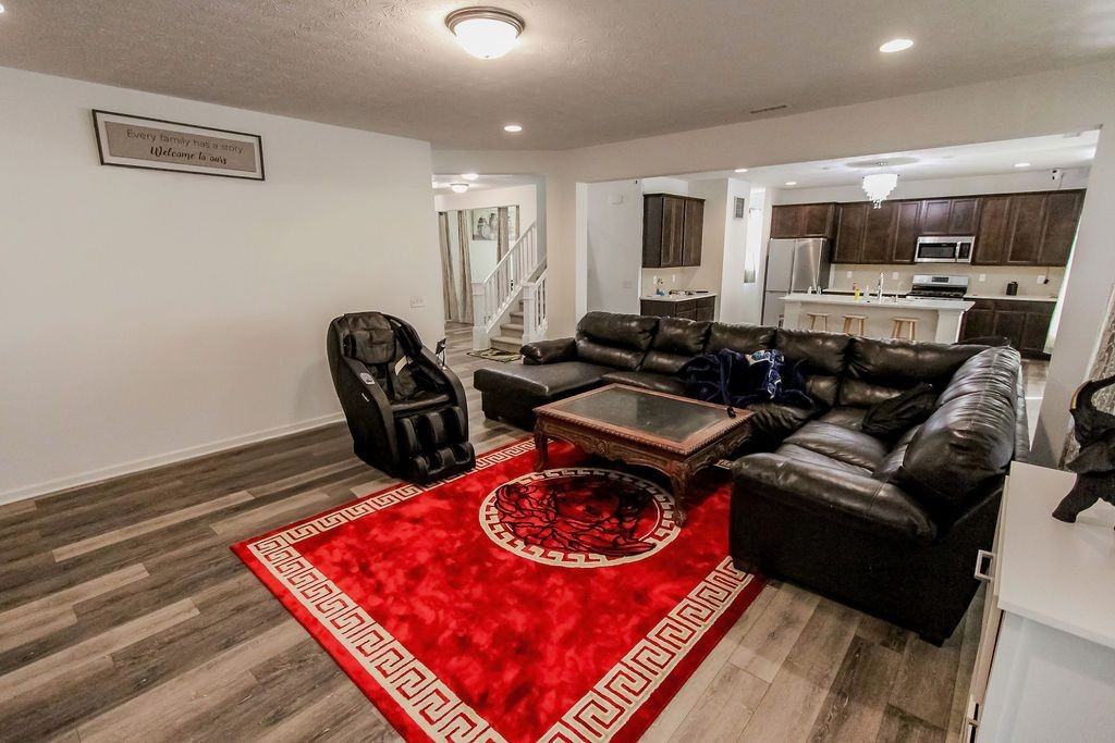 10537 Broadford St - Photo 6 of 22