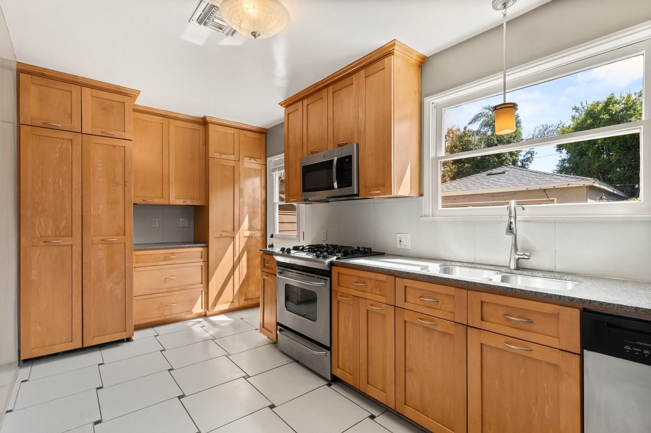 6542 W 80th Pl - Photo 7 of 19