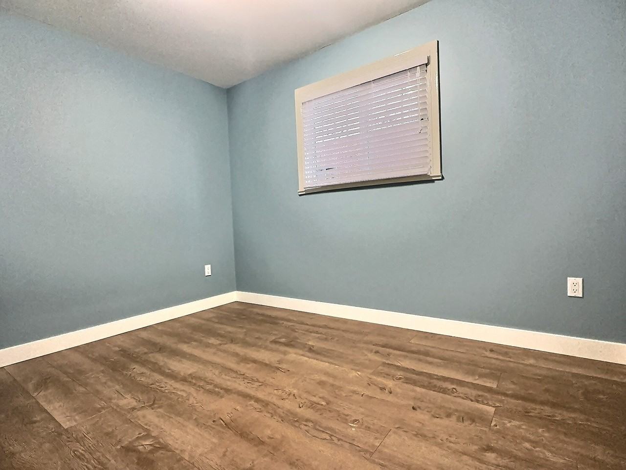 3273 Venables St - Photo 3 of 4