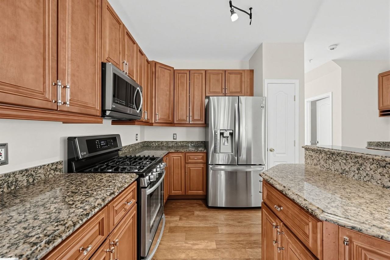 12014 Crestwood Ave S - Photo 7 of 23