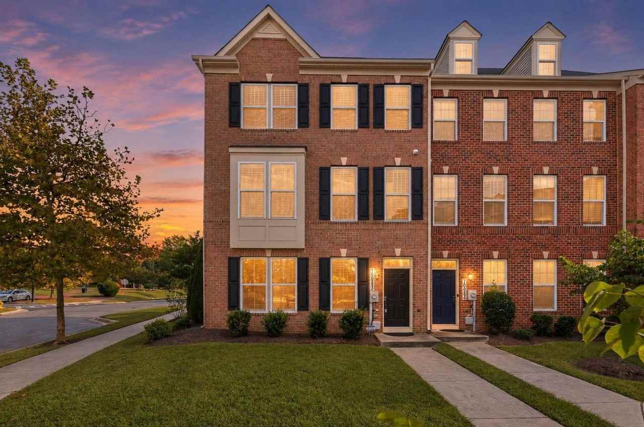 10883 Eton Aly - Photo 3 of 24