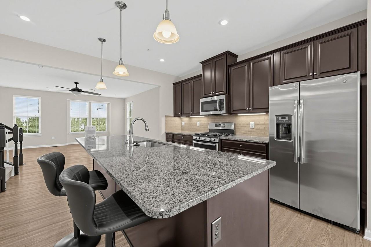 10883 Eton Aly - Photo 6 of 24