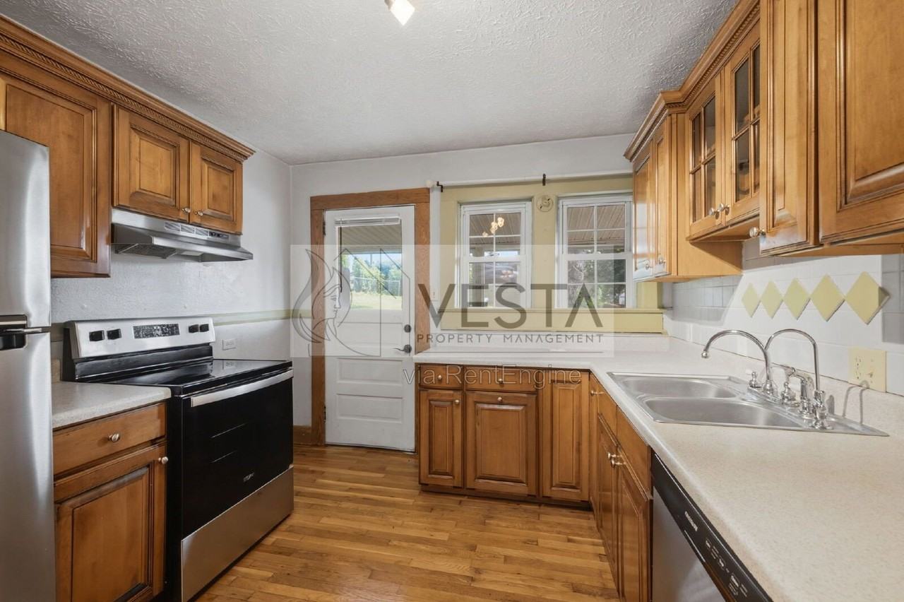 108 Patton Ave #1 - Photo 3 of 50