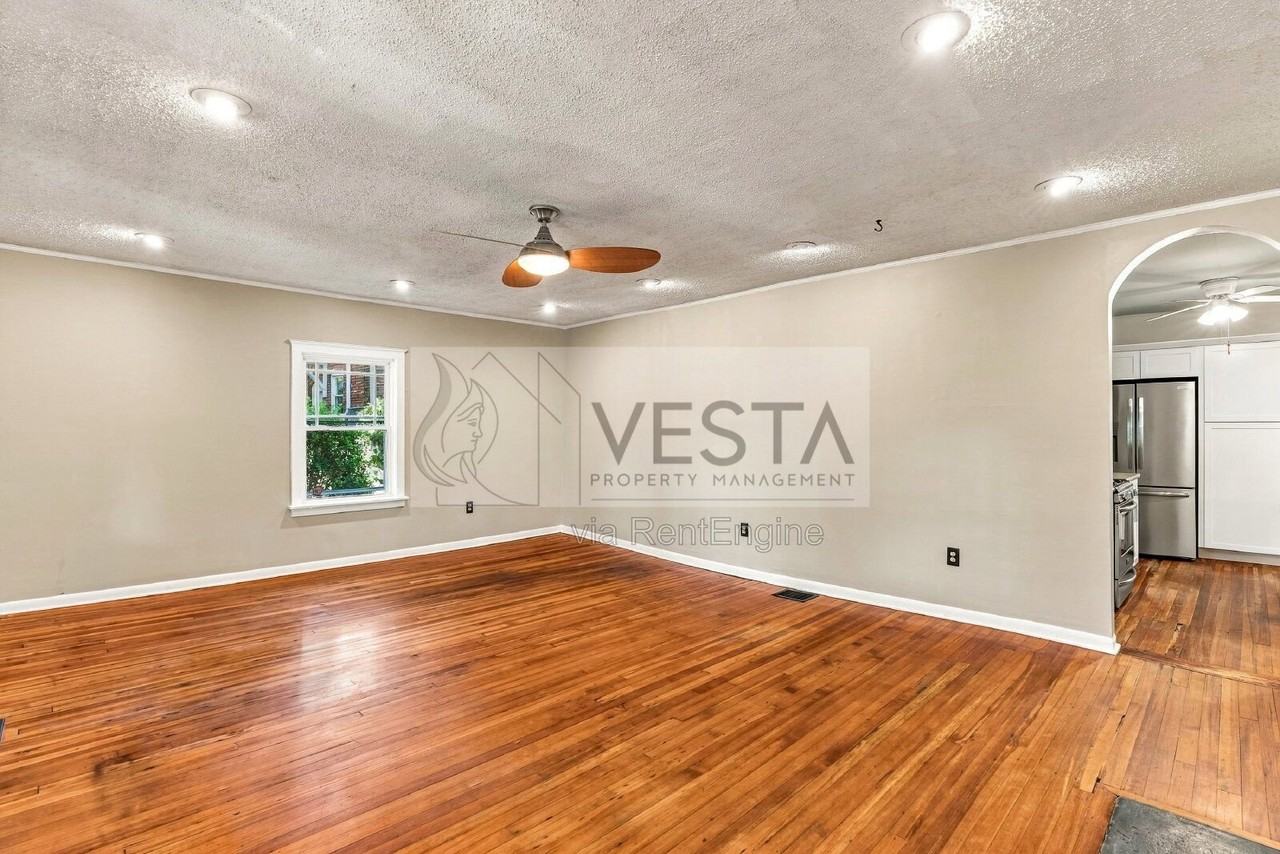 51 Furman Ave - Photo 6 of 30