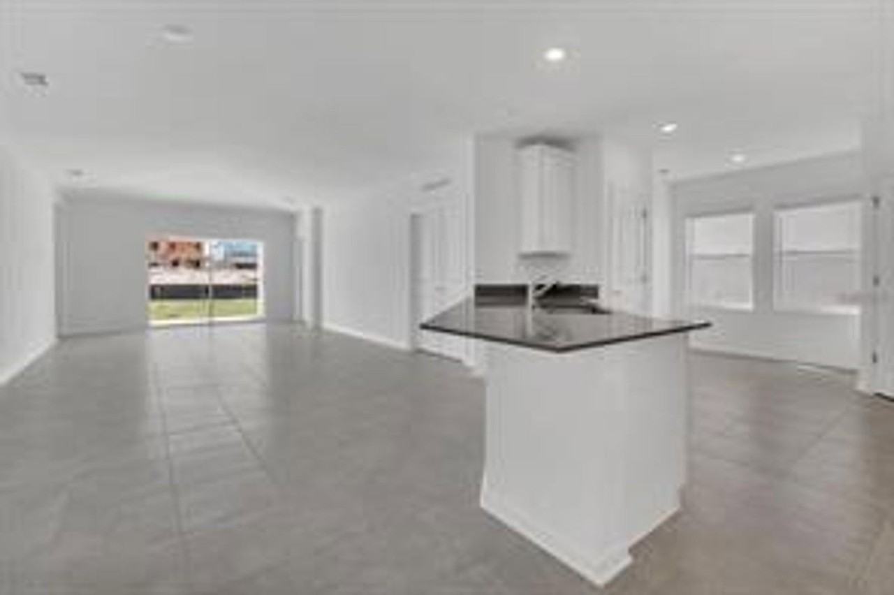 3186 Armstrong Ave - Photo 4 of 18