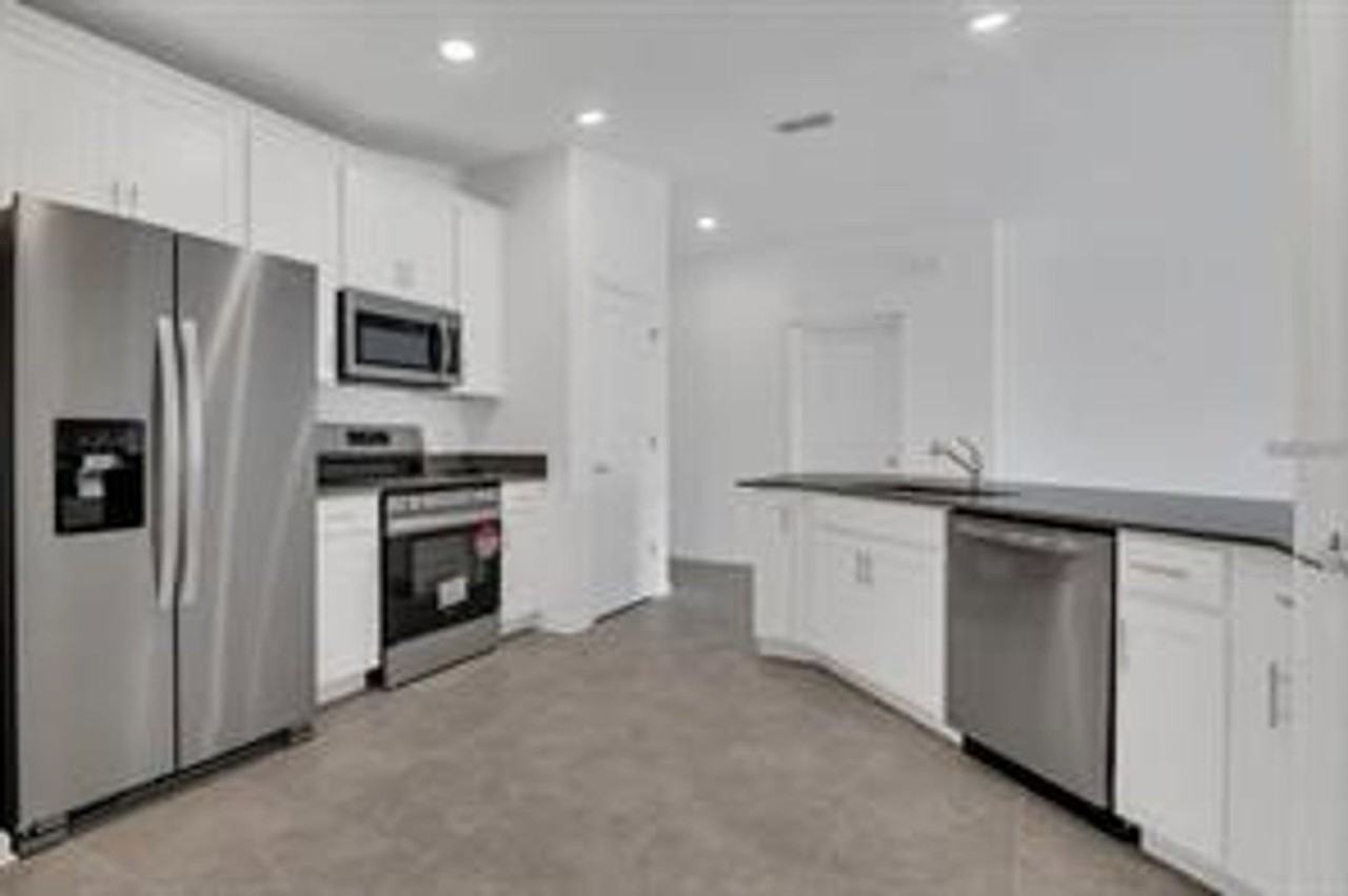 3186 Armstrong Ave - Photo 7 of 18