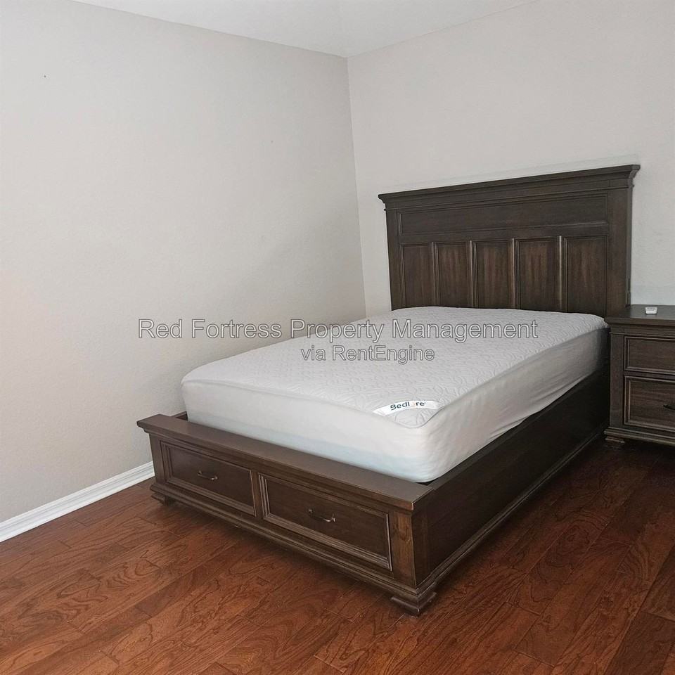 9521 Roundstone Cir - Photo 7 of 17