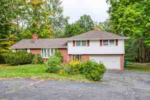 featured image of 1040 Mountain Rd