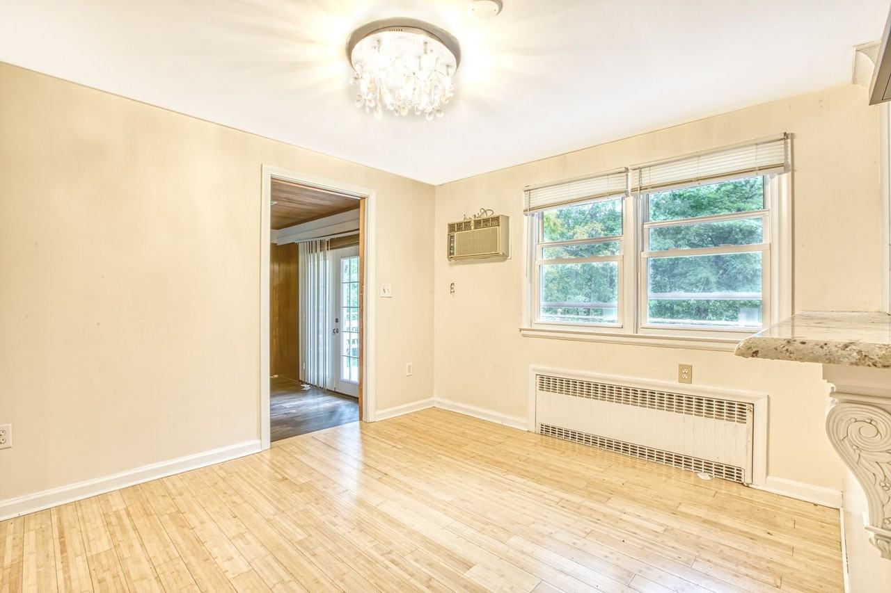 1040 Mountain Rd - Photo 6 of 30