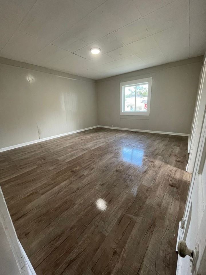320 S Ash St - Photo 4 of 9