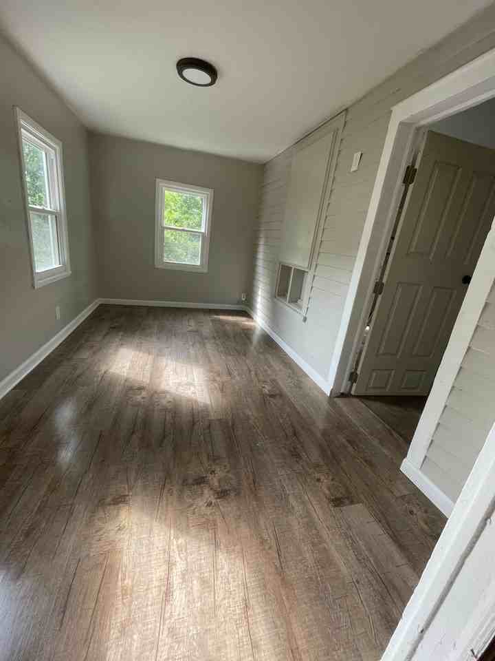 320 S Ash St - Photo 6 of 9