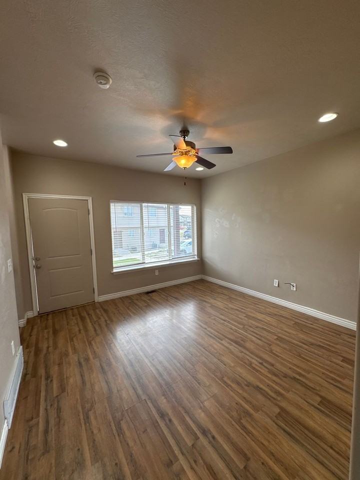 1562 W 300 S - Photo 2 of 17