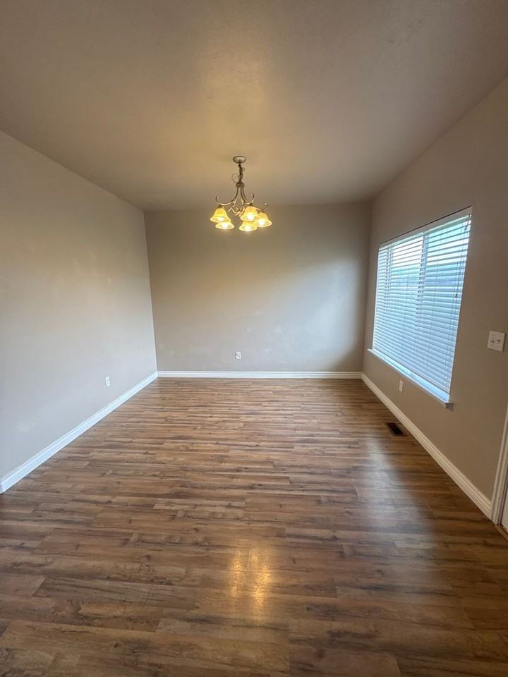 1562 W 300 S - Photo 3 of 17