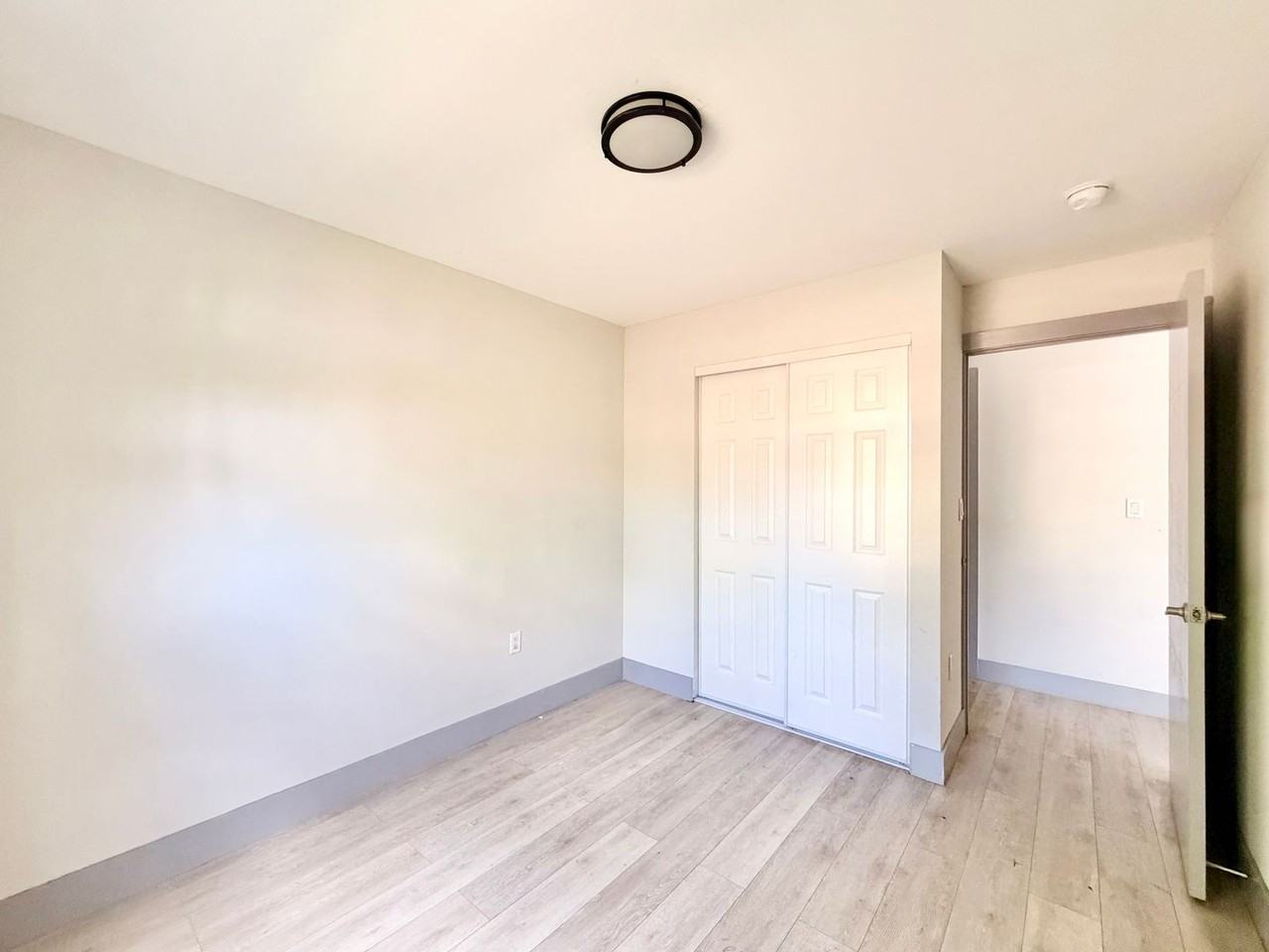 329 Ne 172nd St - Photo 5 of 8