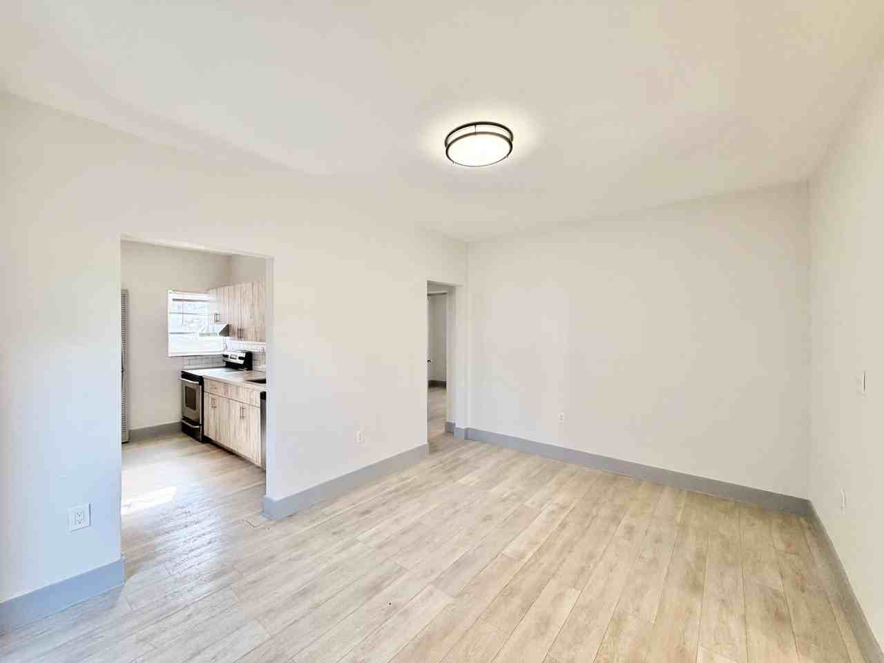 7527 Nw 2nd Ct - Photo 4 of 8