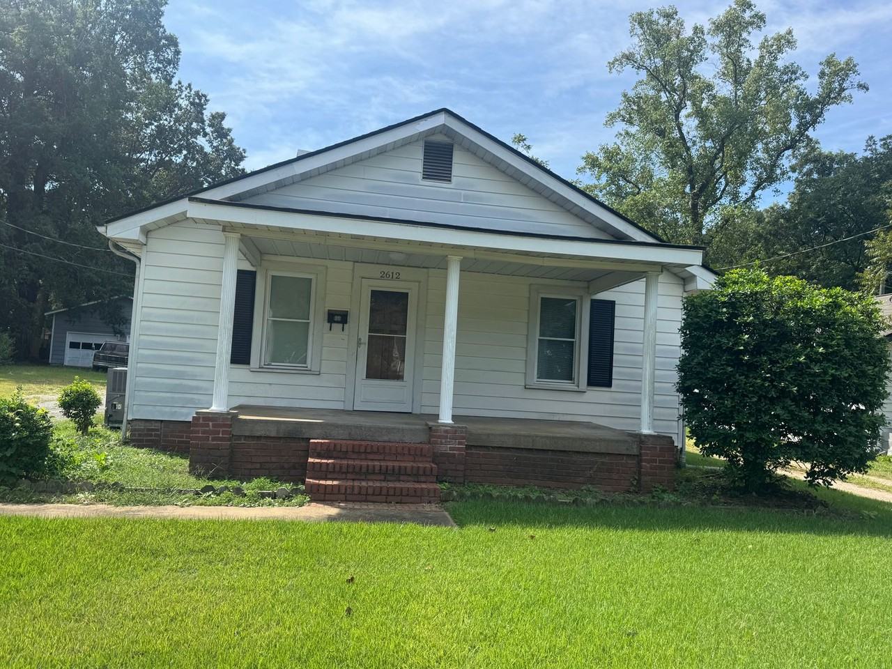 2612 Rochelle St - Photo 2 of 20