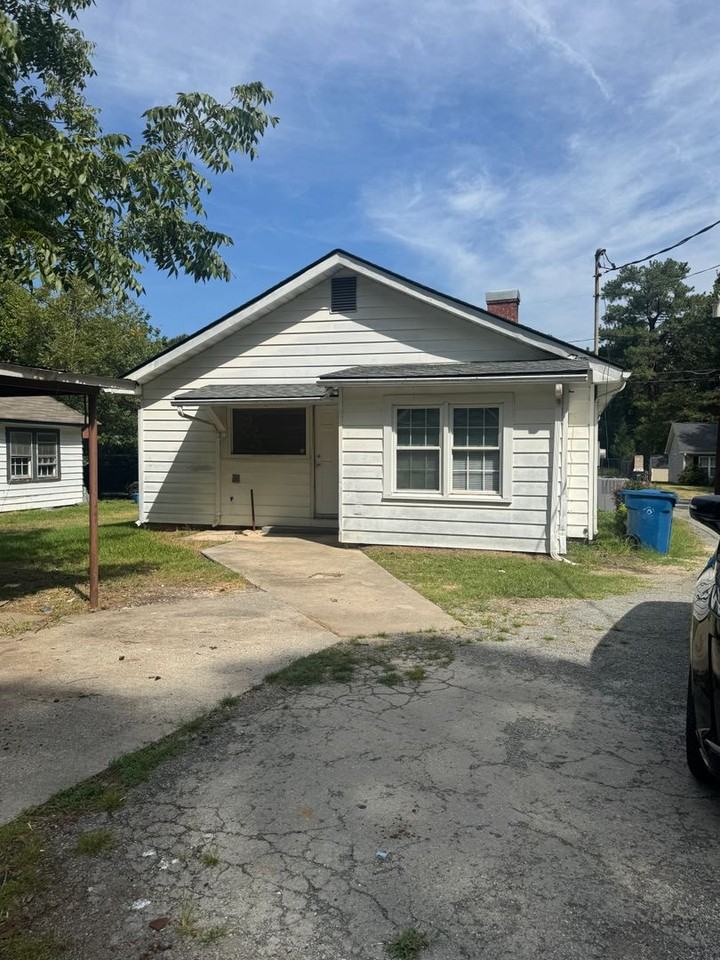 2612 Rochelle St - Photo 3 of 20