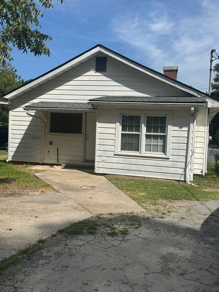 2612 Rochelle St - Photo 4 of 20