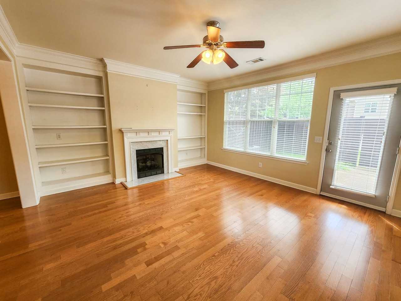 829 Bradford Ave - Photo 7 of 24