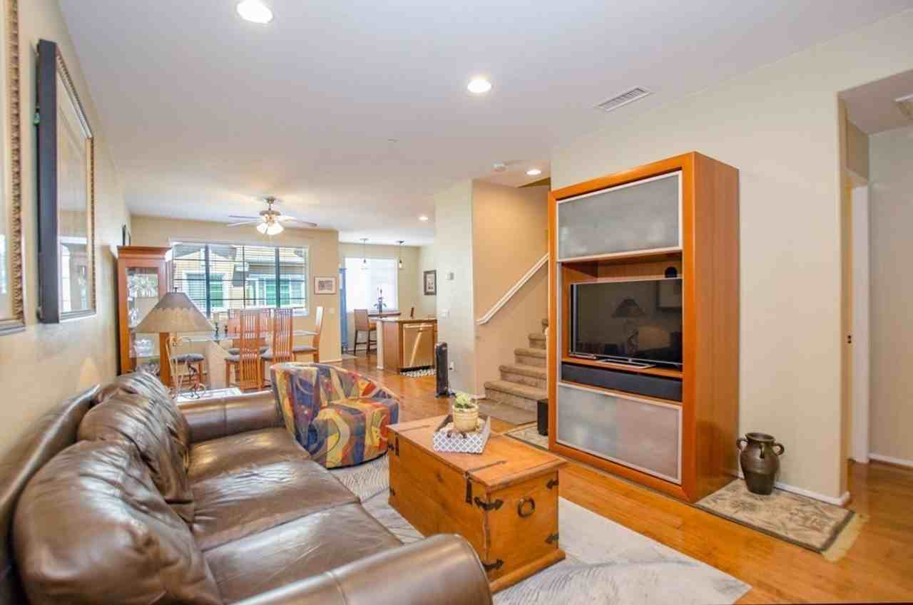 10142 Little Leaf Ln - Photo 5 of 9