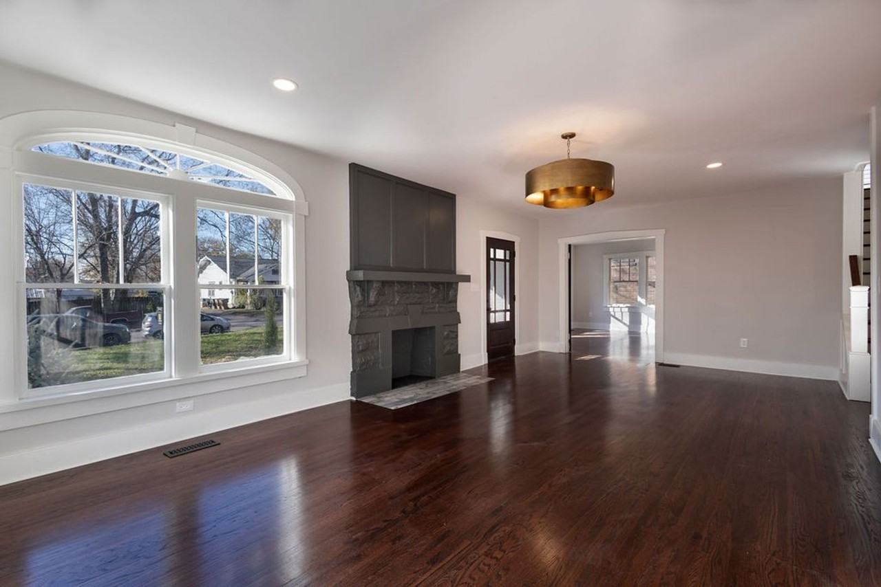 2025 Benjamin St - Photo 2 of 23