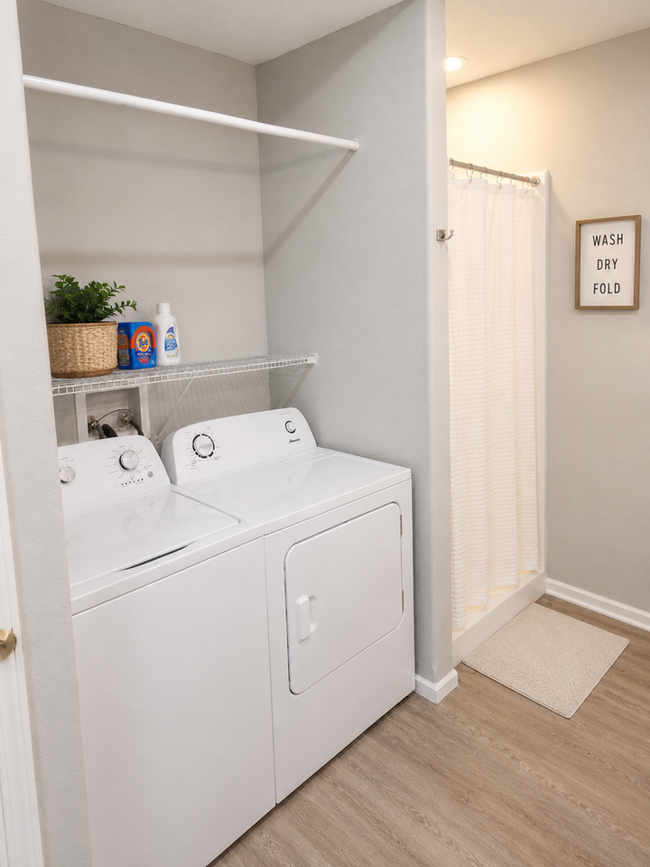 308 S Johnson St - Photo 3 of 9