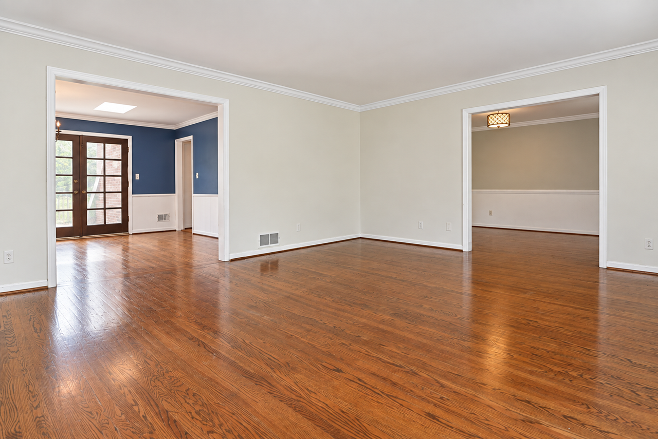 7504 Greenlawn Rd - Photo 4 of 28