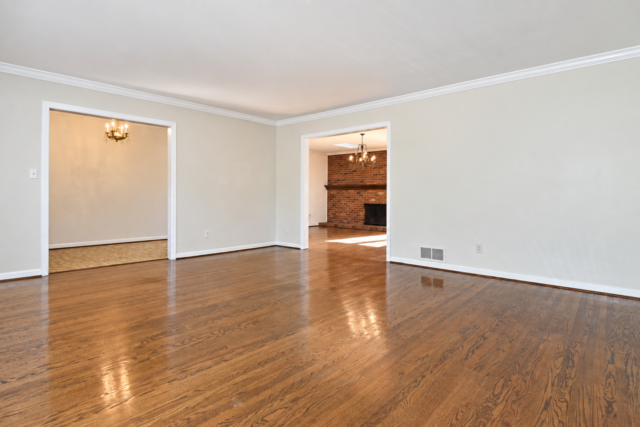 7504 Greenlawn Rd - Photo 5 of 28