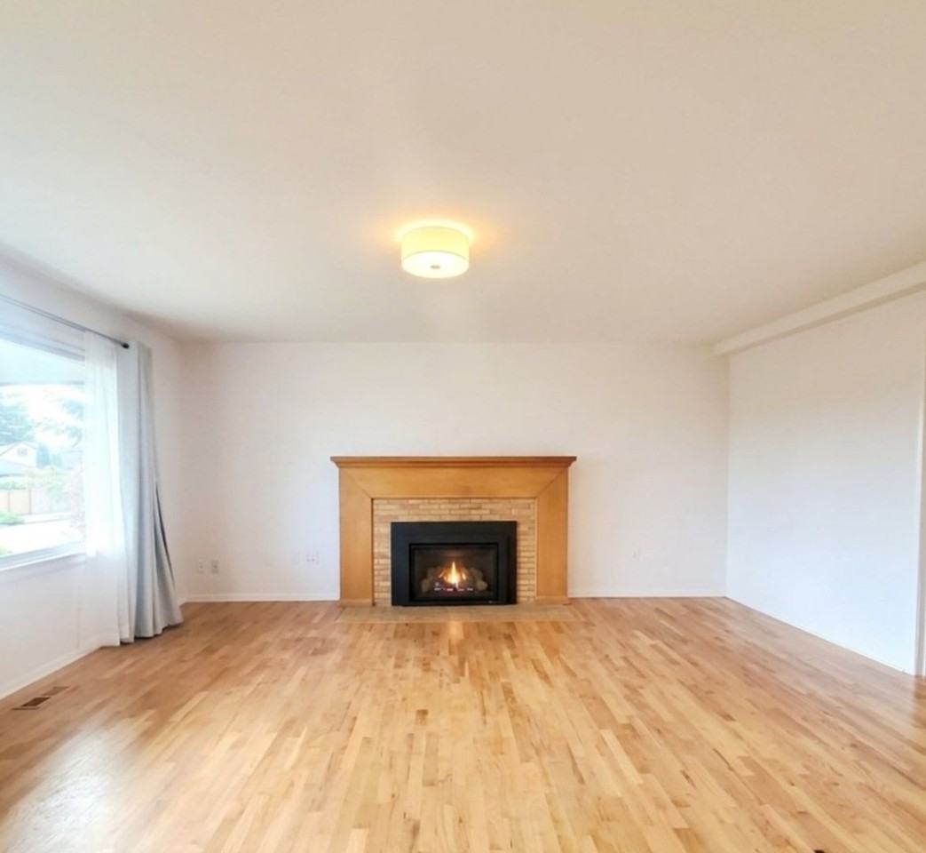 752 S Monroe St - Photo 3 of 22