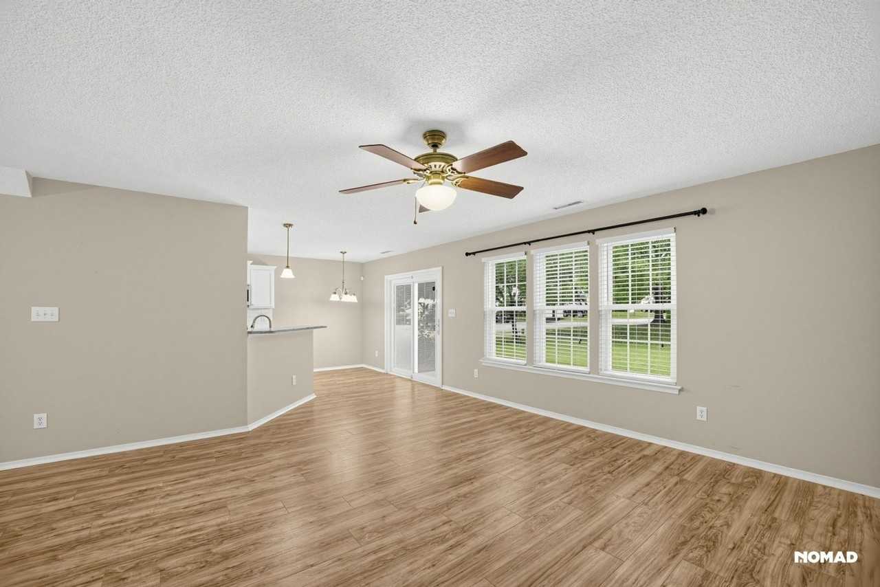 1019 Penncross Dr - Photo 3 of 23