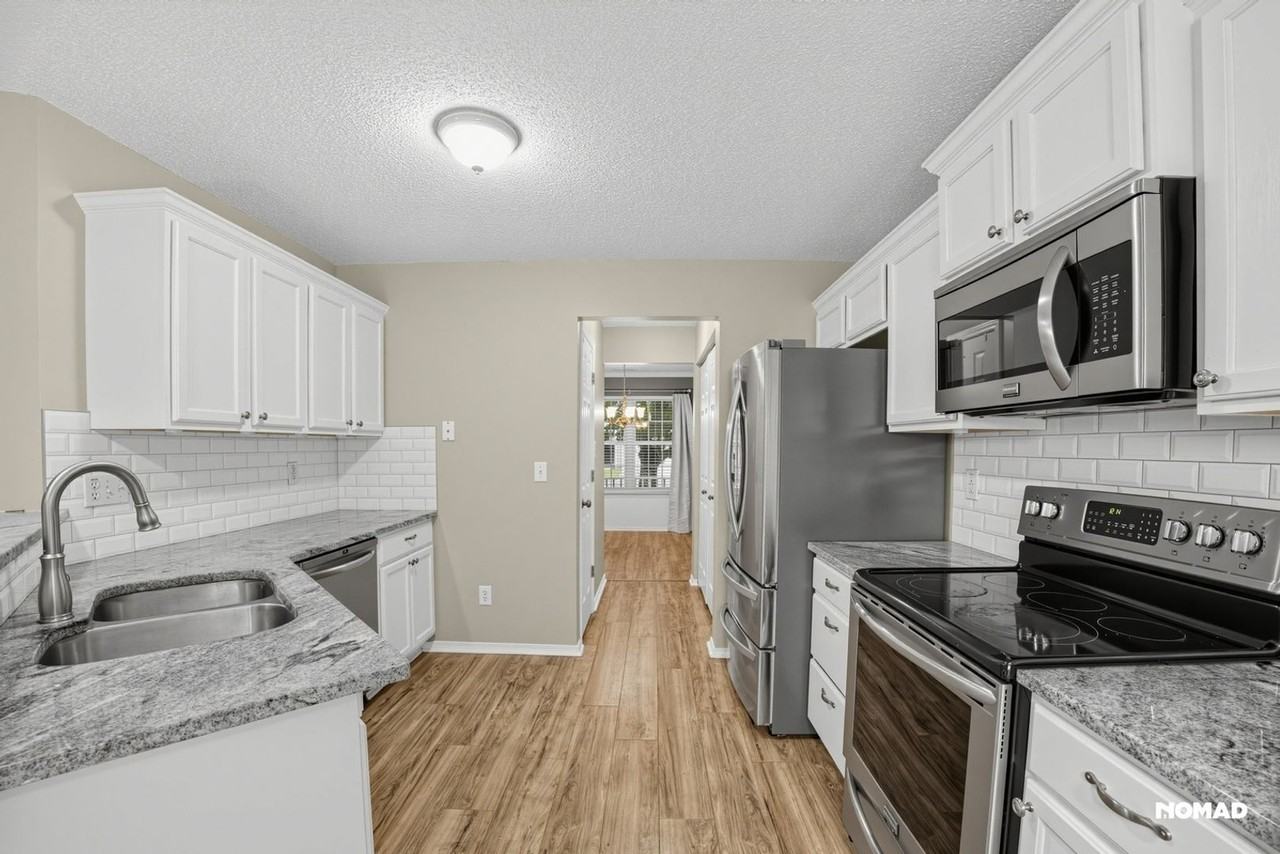 1019 Penncross Dr - Photo 6 of 23