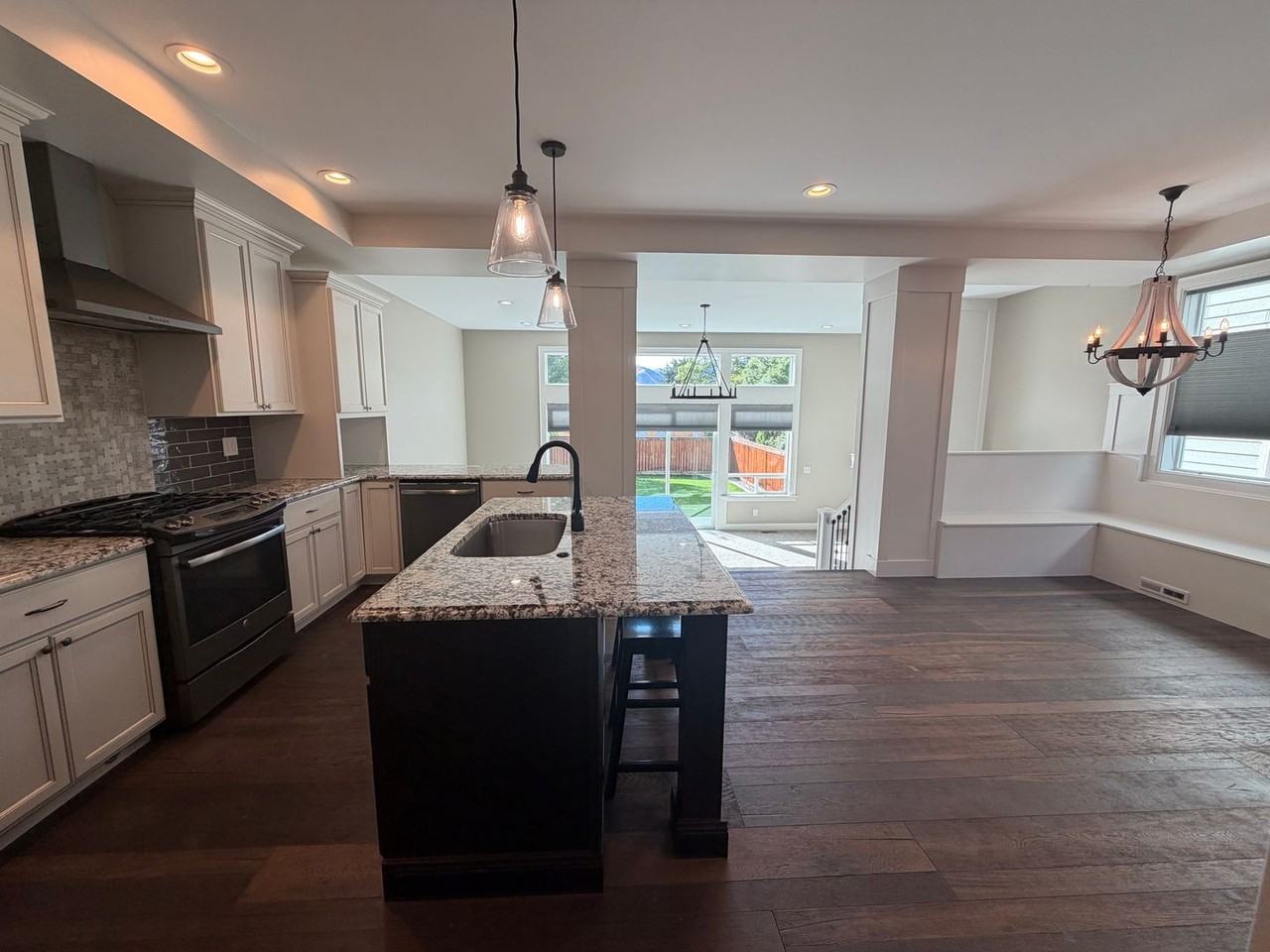 1032 Corum Cir - Photo 2 of 23