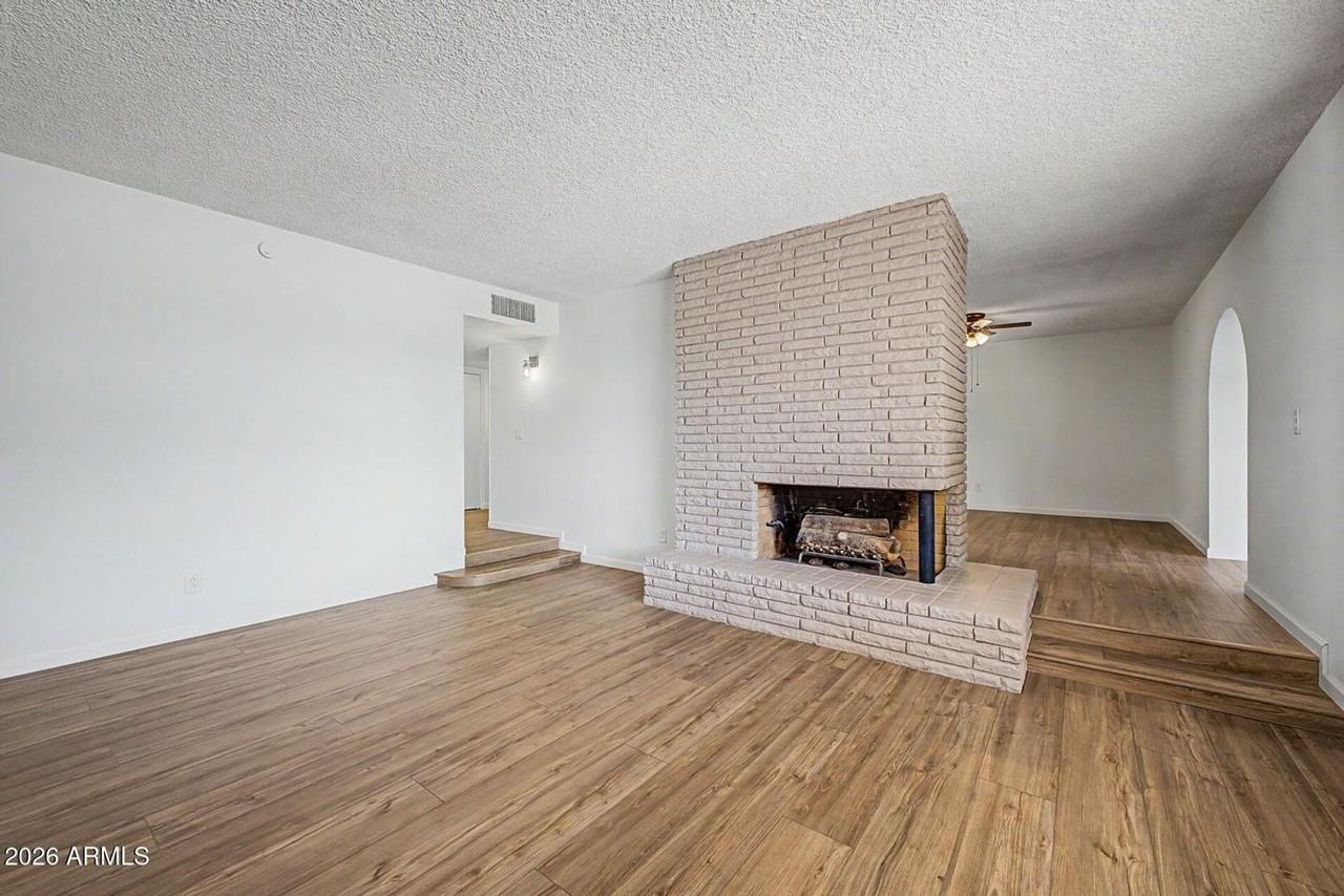 212 E Minton Dr - Photo 5 of 25