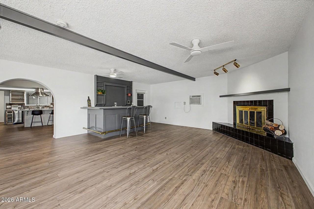 212 E Minton Dr - Photo 6 of 25