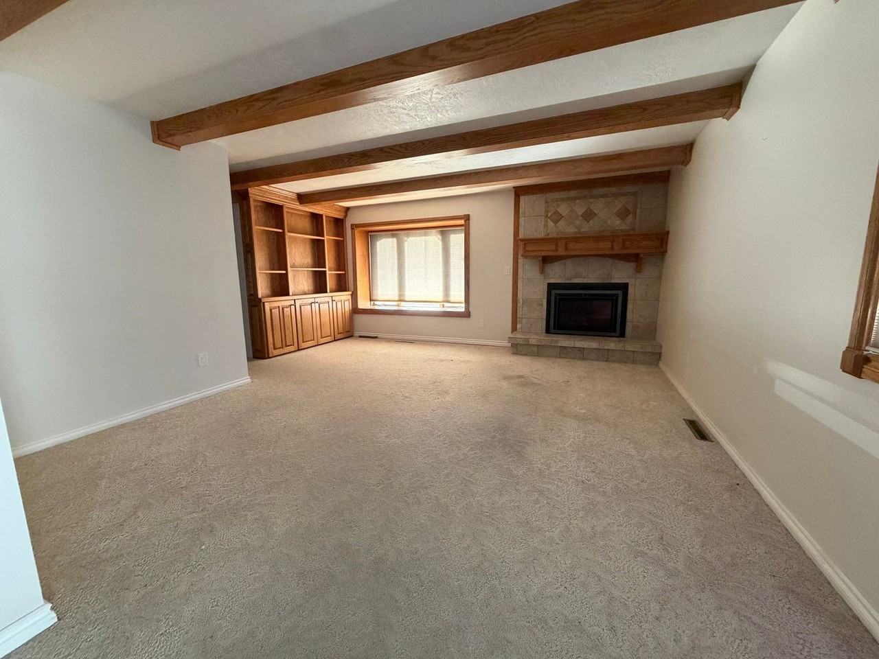 3413 Falcon Ct - Photo 7 of 28