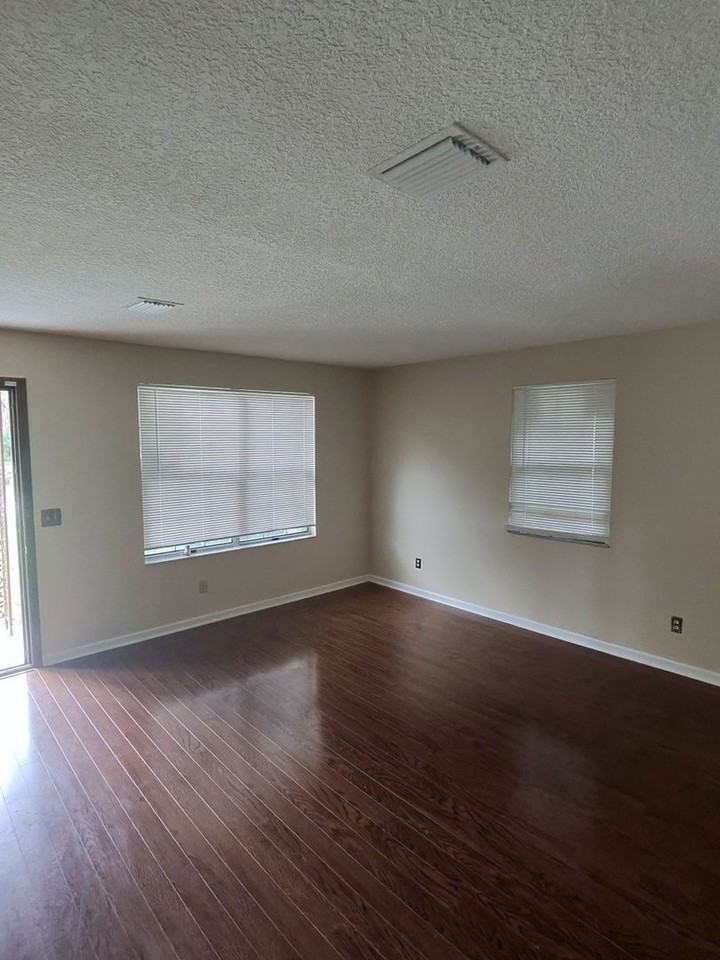 7325 Calvin St - Photo 7 of 14