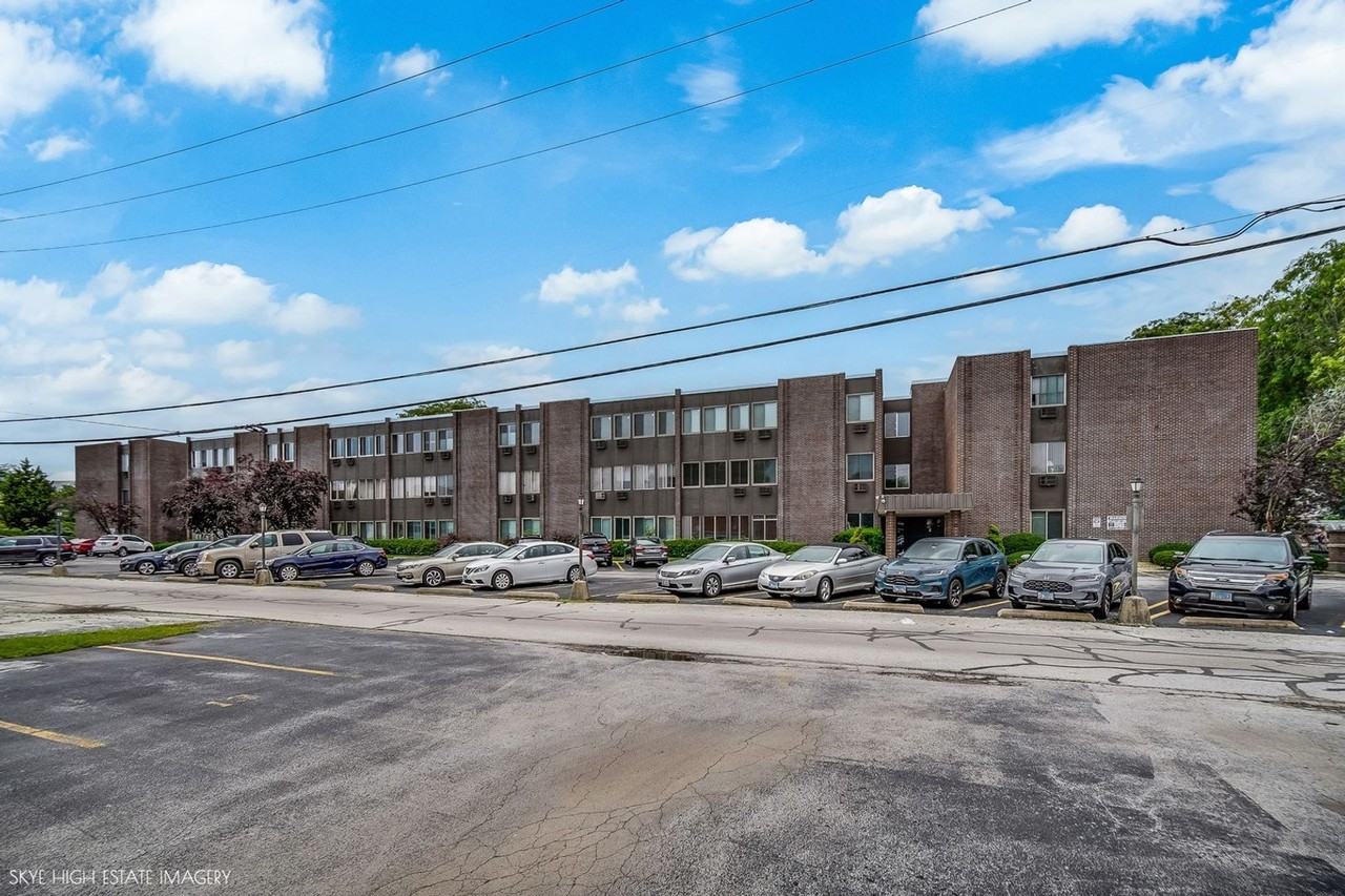 1117 Leavitt Ave