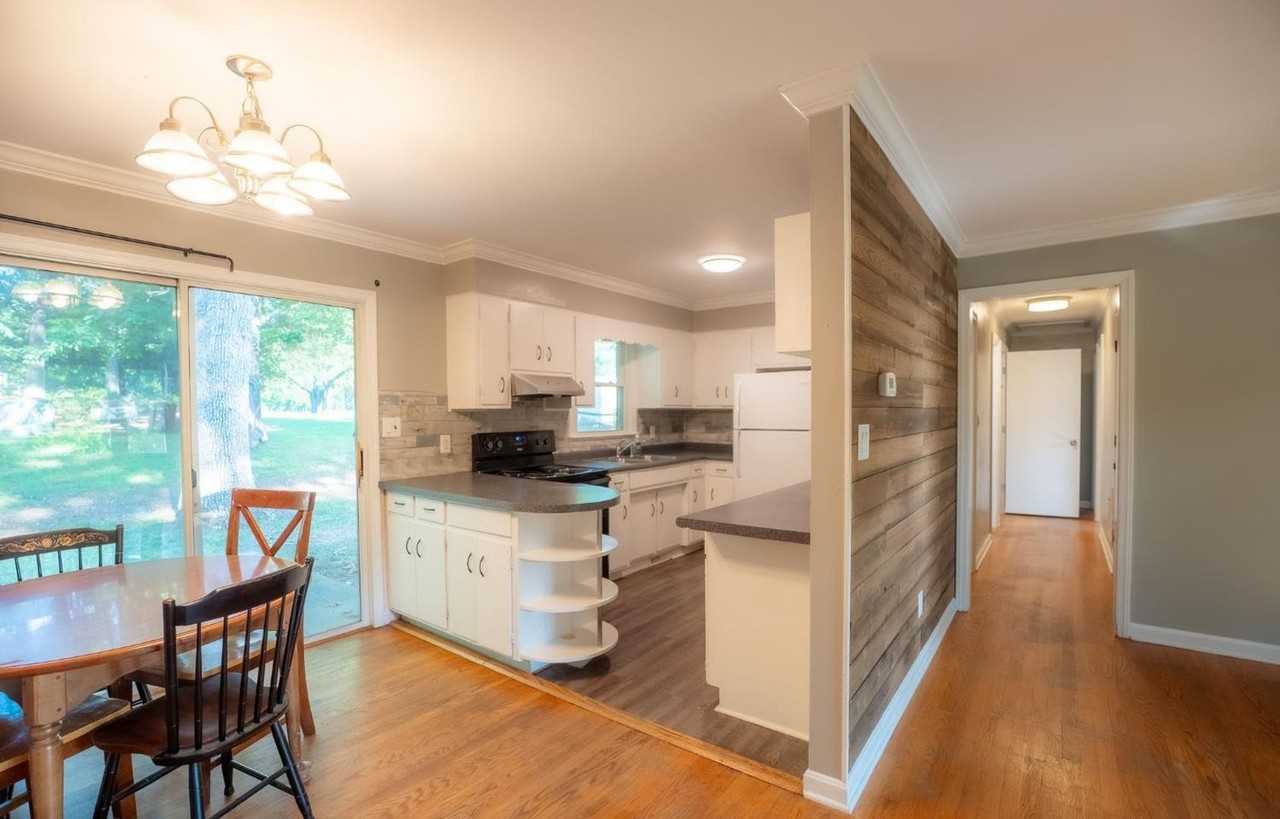 1223 Cedar Hill Dr - Photo 4 of 13