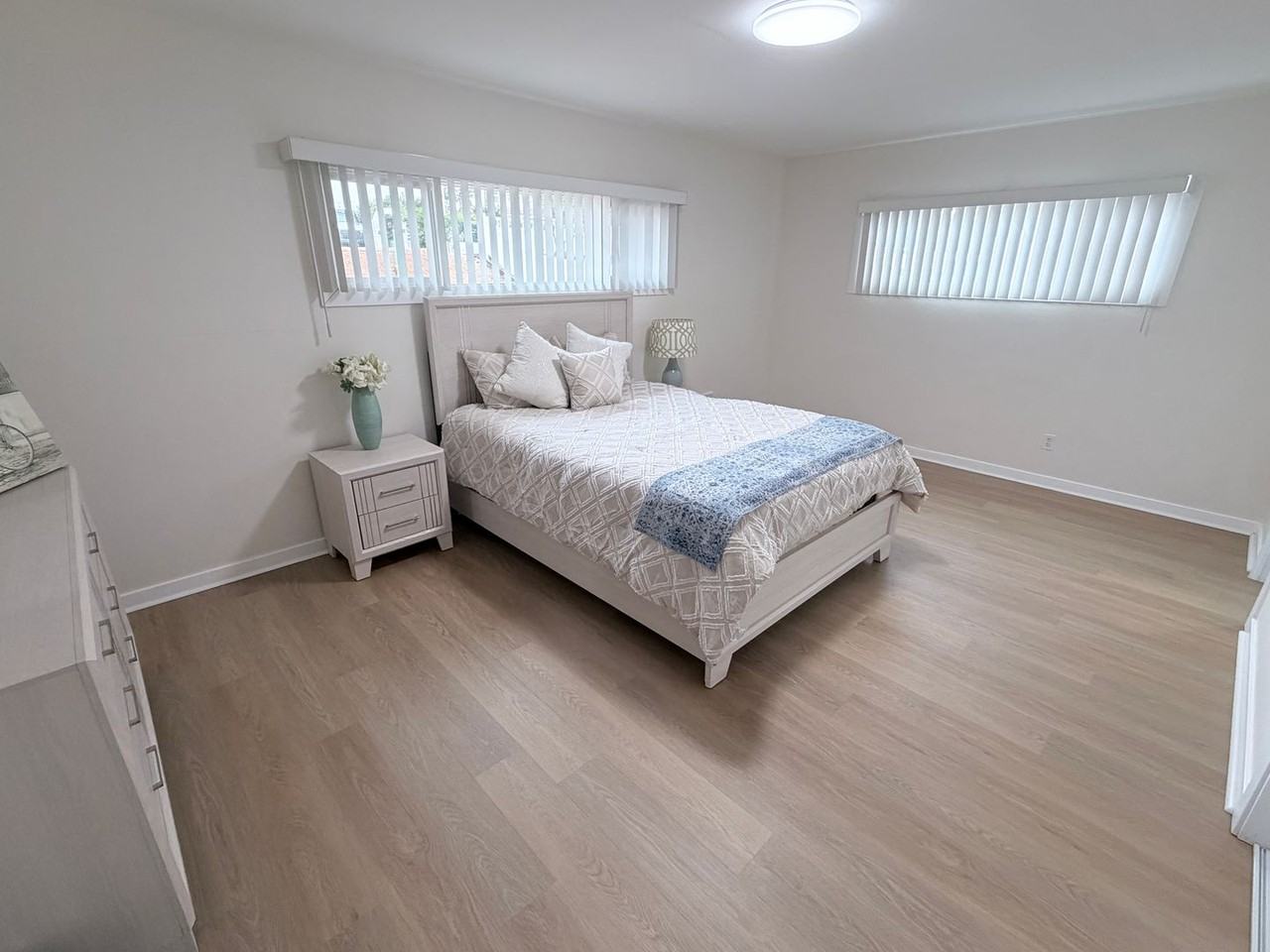 1245 Tres Lomas Dr - Photo 3 of 20