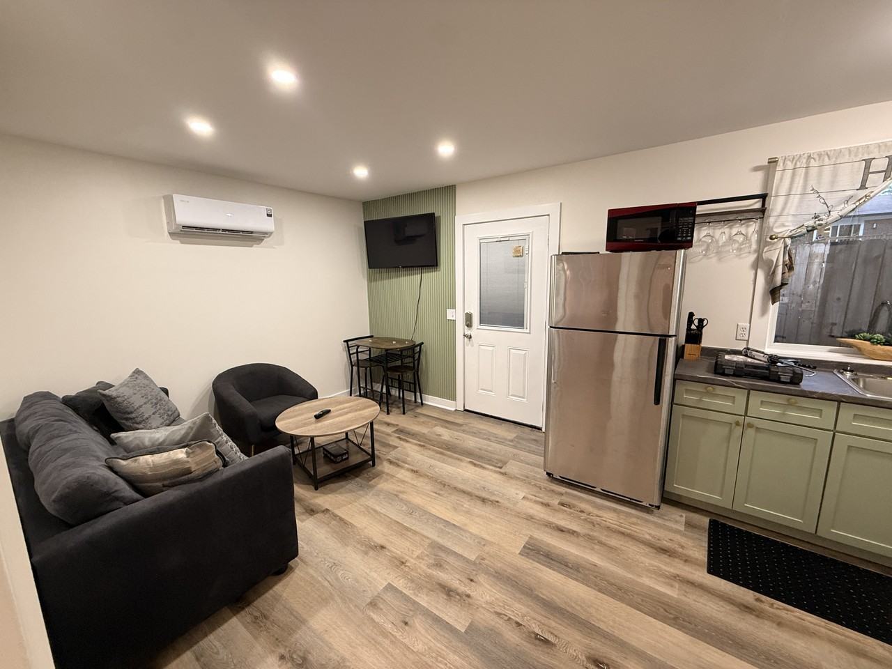 4938 Pleasant Oaks Dr #NA - Photo 4 of 12