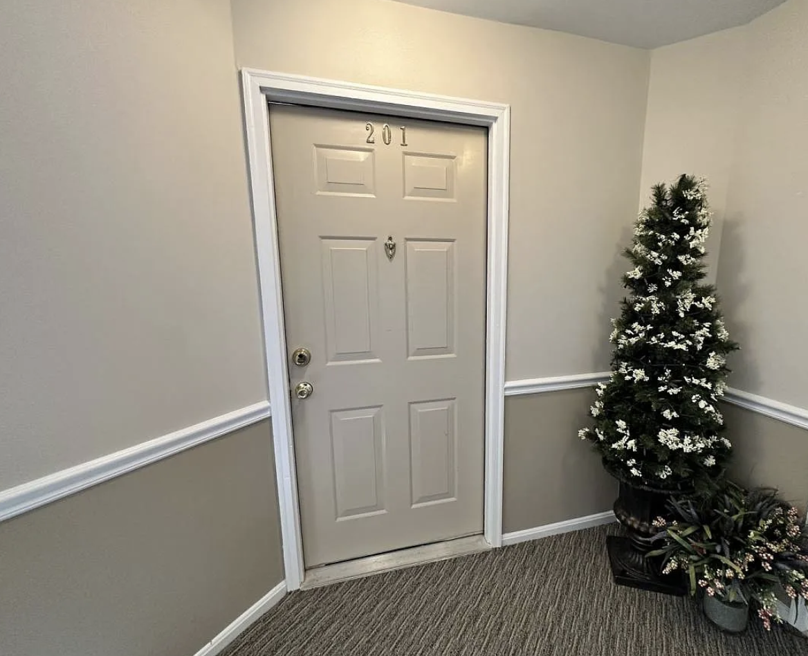 1310 Sheridan Pl #201 - Photo 2 of 34