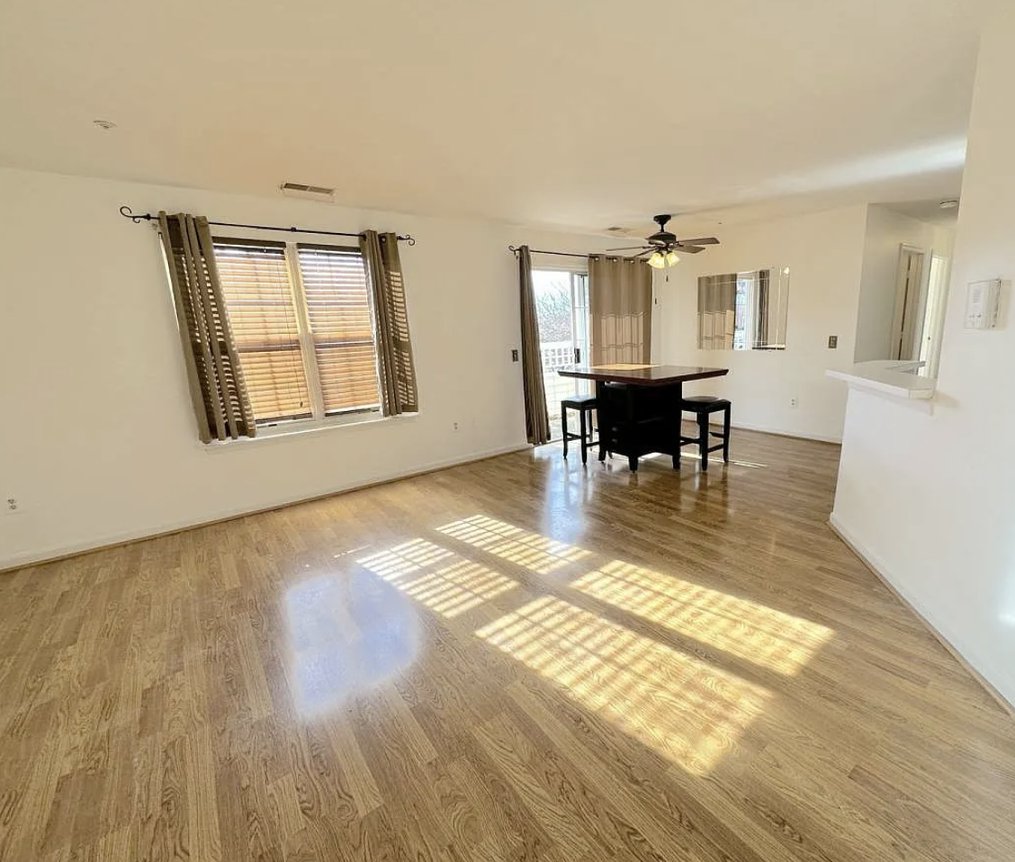 1310 Sheridan Pl #201 - Photo 5 of 34