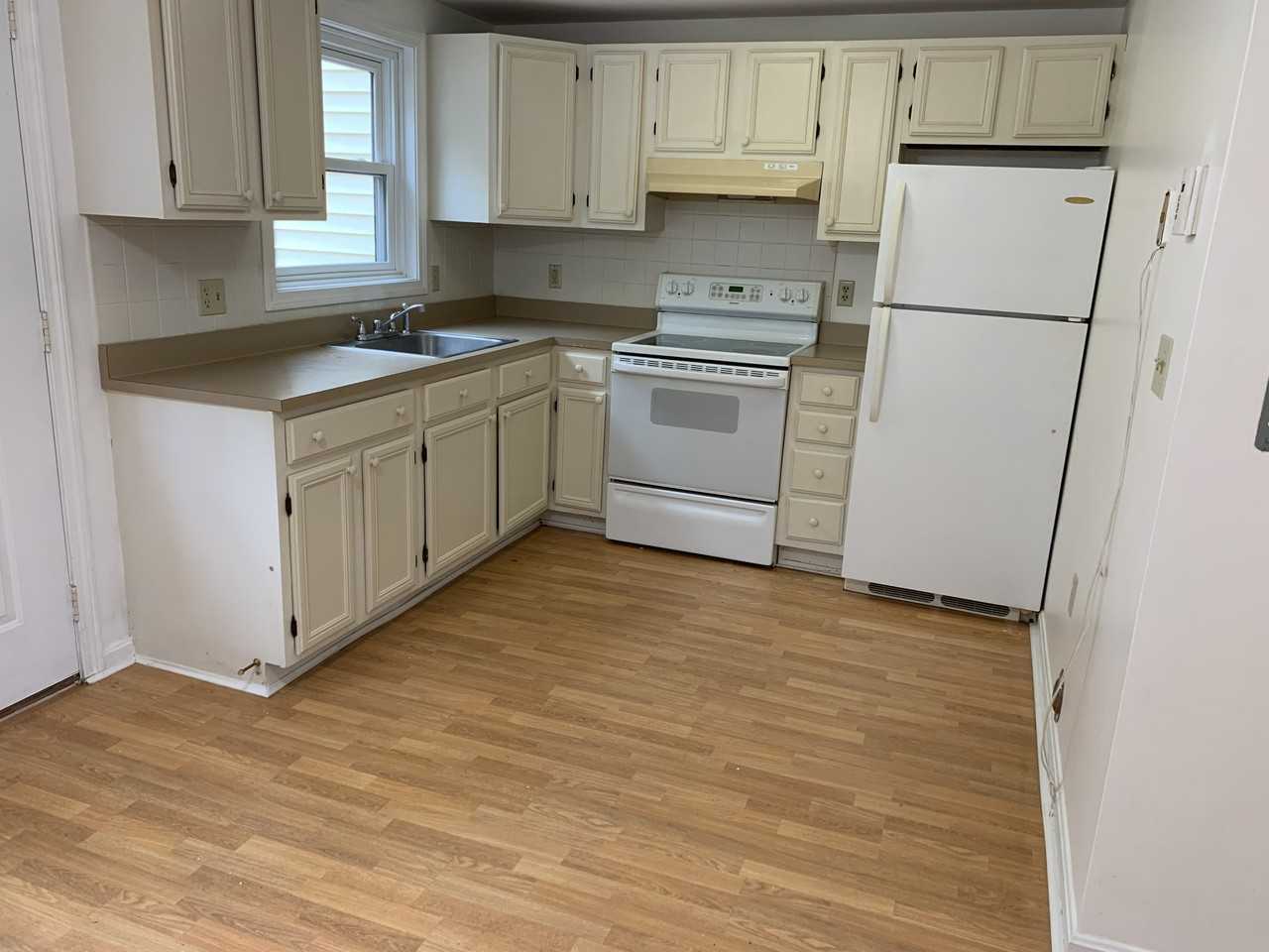 742 Daniel Shays Hwy #3D - Photo 6 of 17